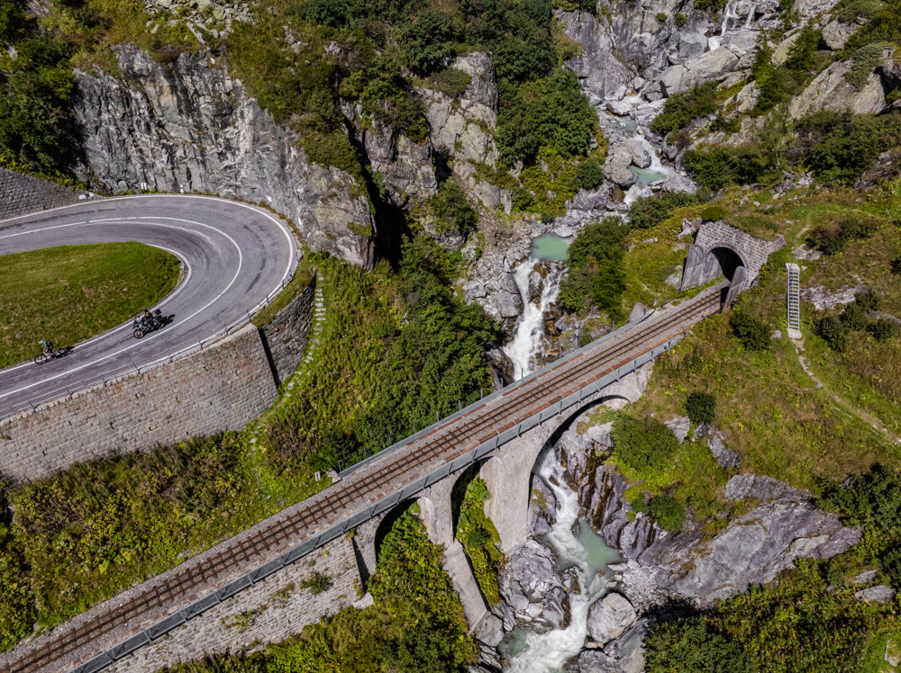 Motorradhotels in den Alpen